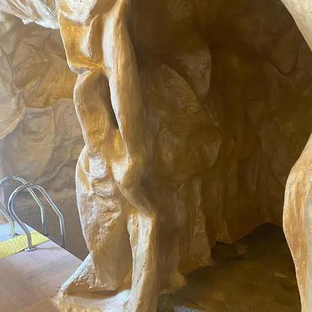 Shale Anemona Bukovel